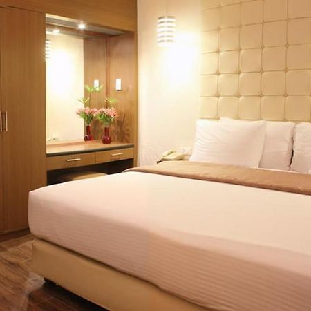 Rothman Hotel Manila Kültér fotó