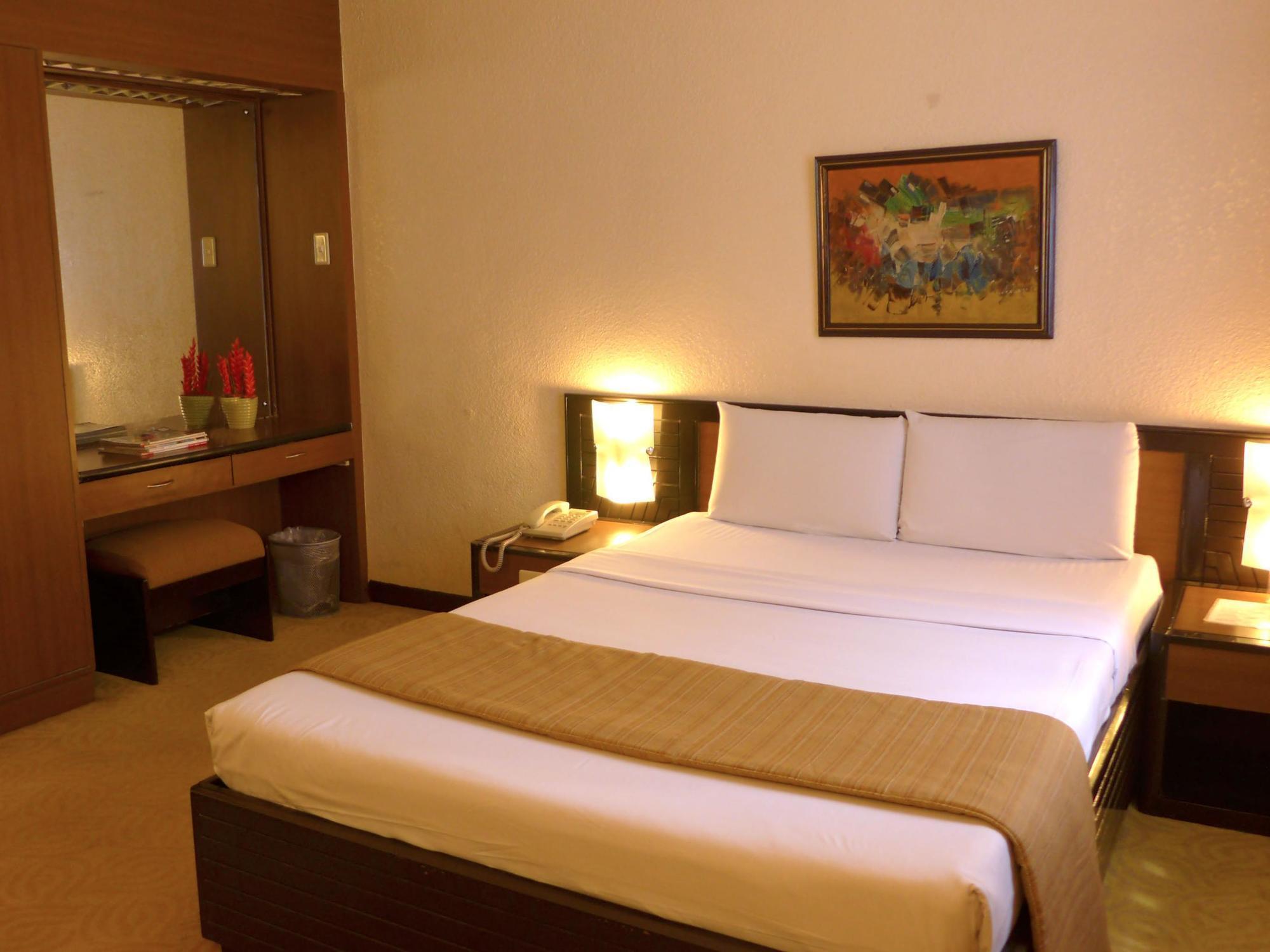 Rothman Hotel Manila Kültér fotó
