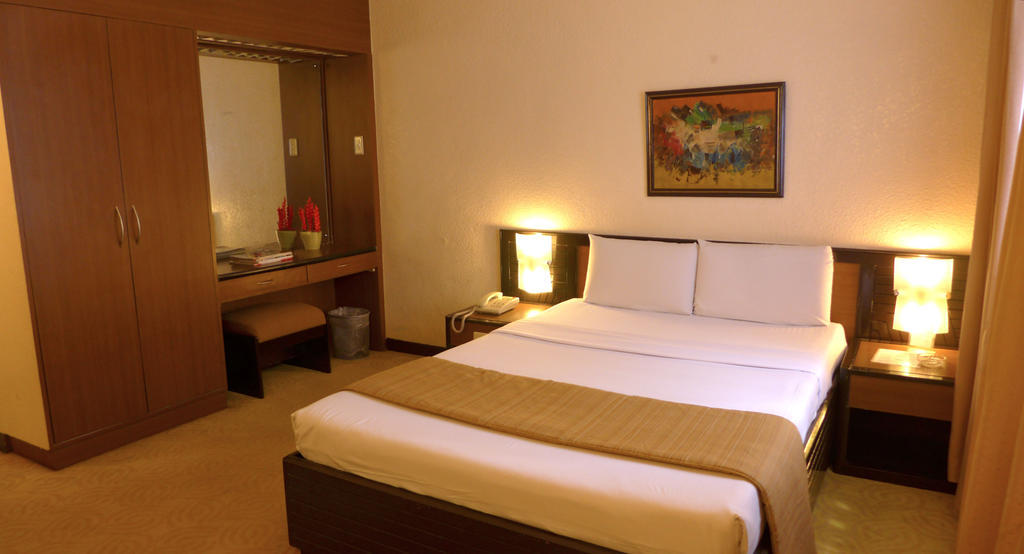 Rothman Hotel Manila Kültér fotó