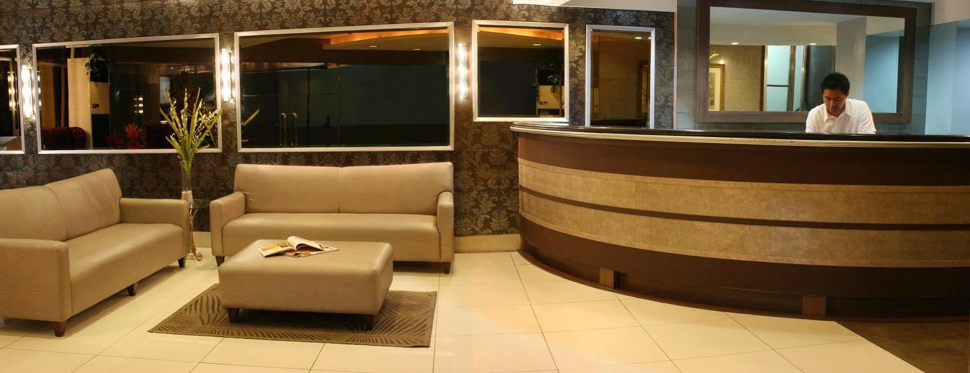 Rothman Hotel Manila Kültér fotó