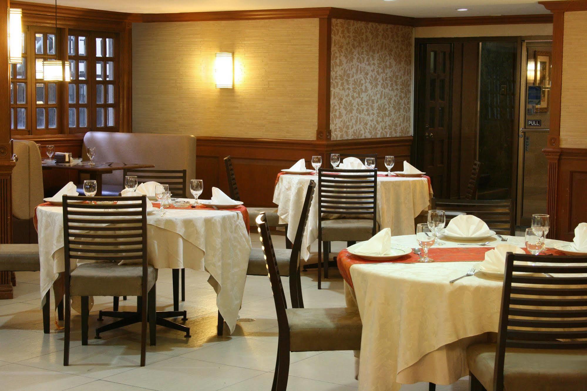 Rothman Hotel Manila Kültér fotó